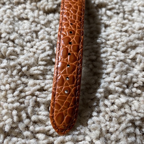 Casio 1330 Leather Dress Watch - Picture 9 of 13